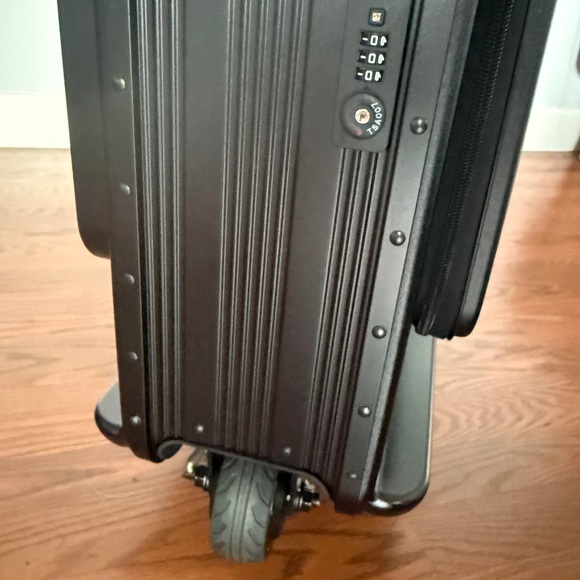 NOBL Black Rolling Suitcase scooter - Picture 7 of 12